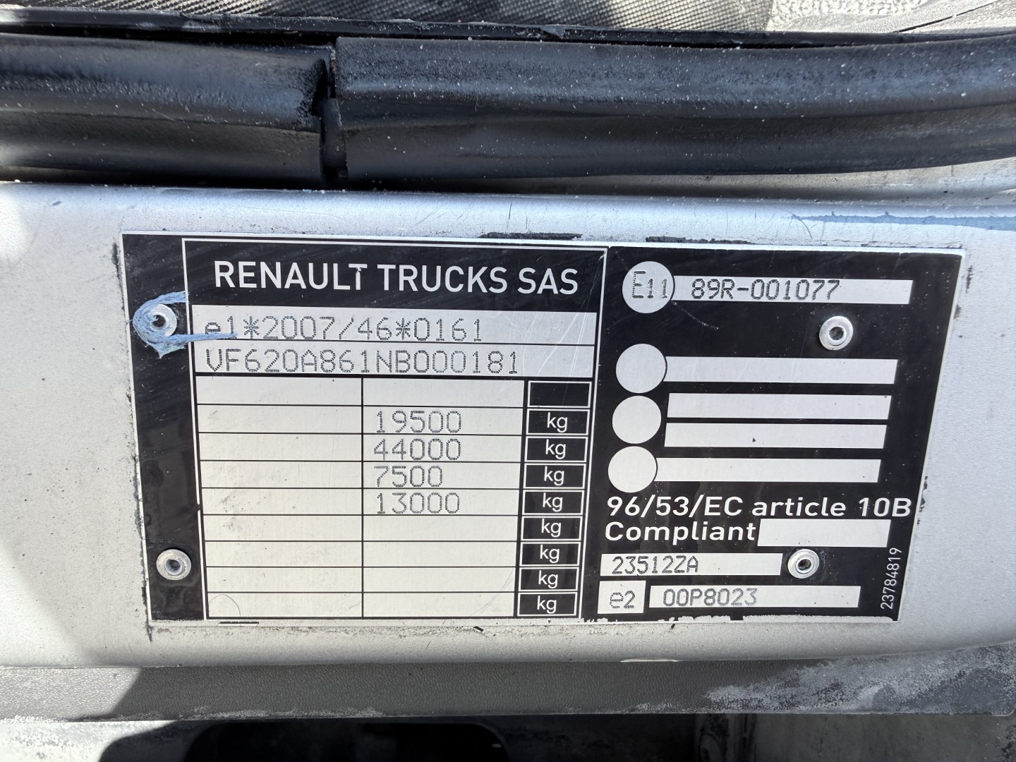 Renault D WIDE 320 DTI 8 Pladstrækker
