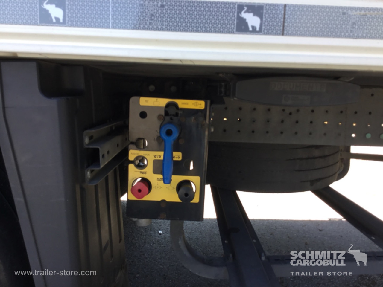 Schmitz Semi Reefer Meat hanging system