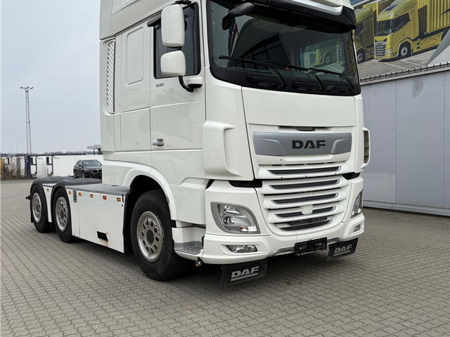 DAF XF 530 FTN 6x2/4 hydraulik trækker