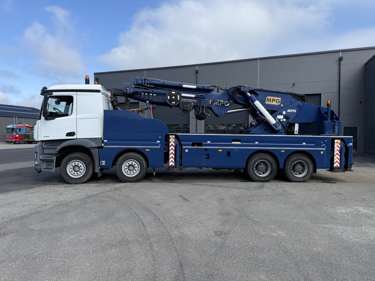 Mercedes Arocs 4153 8x4 MPG 220 TM7