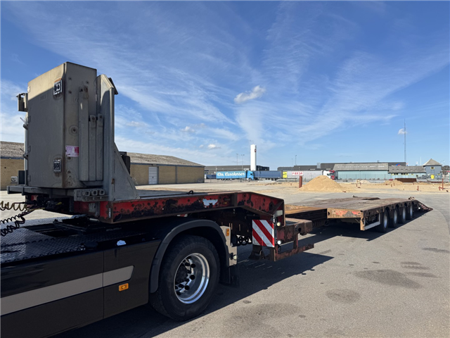 Kel-Berg / Faymonville 4 akslet Udtræks Maskintrailer