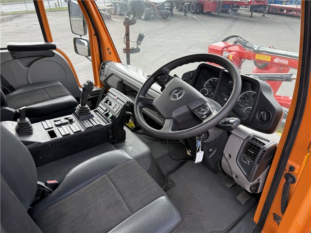 Unimog U427 4x4 Tip / Dücker Fräse BRS 15