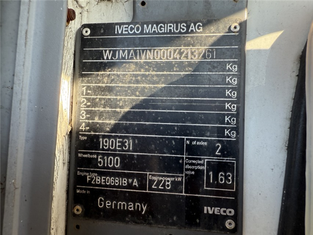 Iveco EuroTech Cursor 190E31 4x2 Hejs / Kran HMF 1060 B3