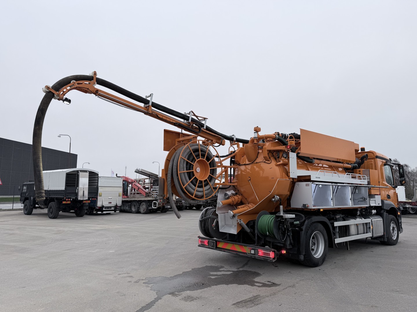 Mercedes Actros 1833 4x2 Bucher FlexLine C60