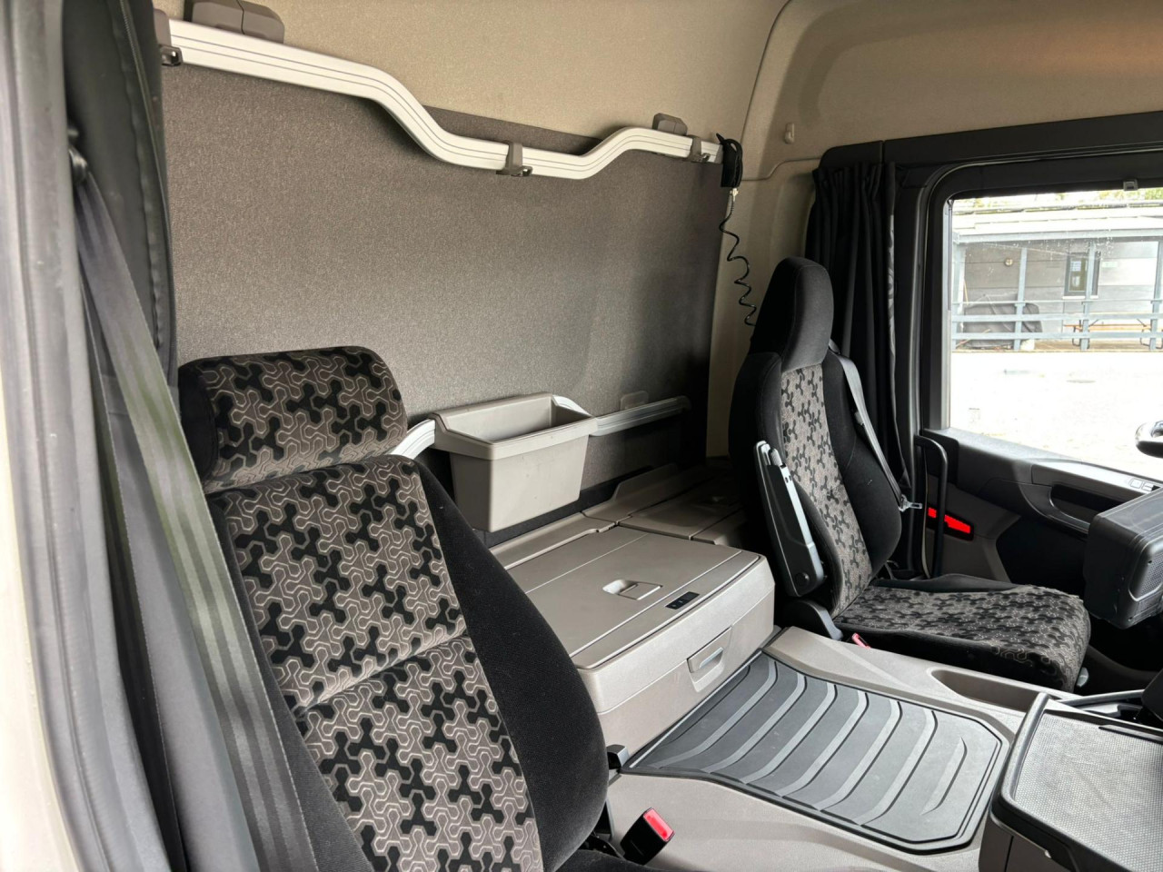 Scania P 280 B4x2NB Cooling