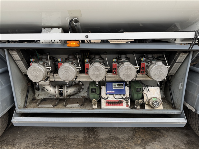 Volvo FM440 8x2*6 24.000 l. ADR Tankbil