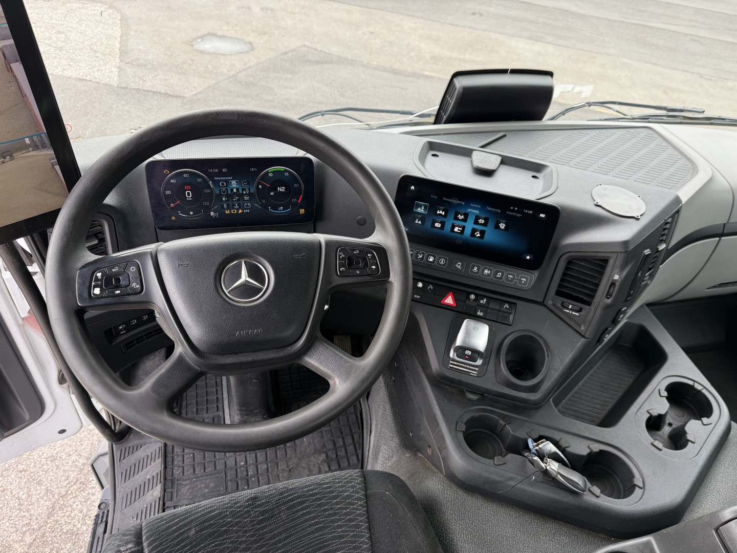 Mercedes Actros 2546 6x2 Hyva Kroghejs