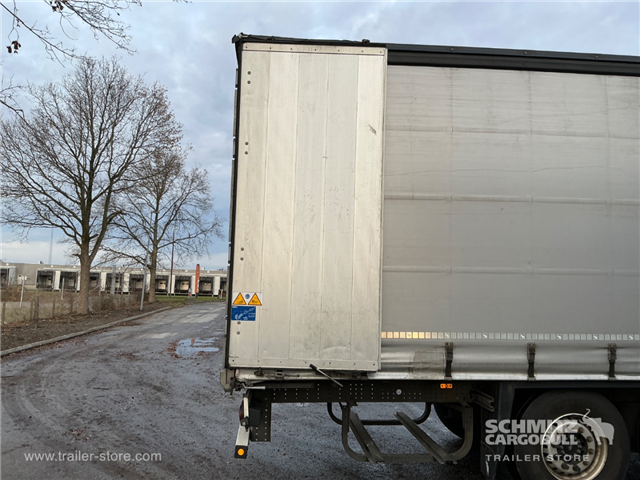 Schmitz Semi Curtainsider Standard , Foldedør højre