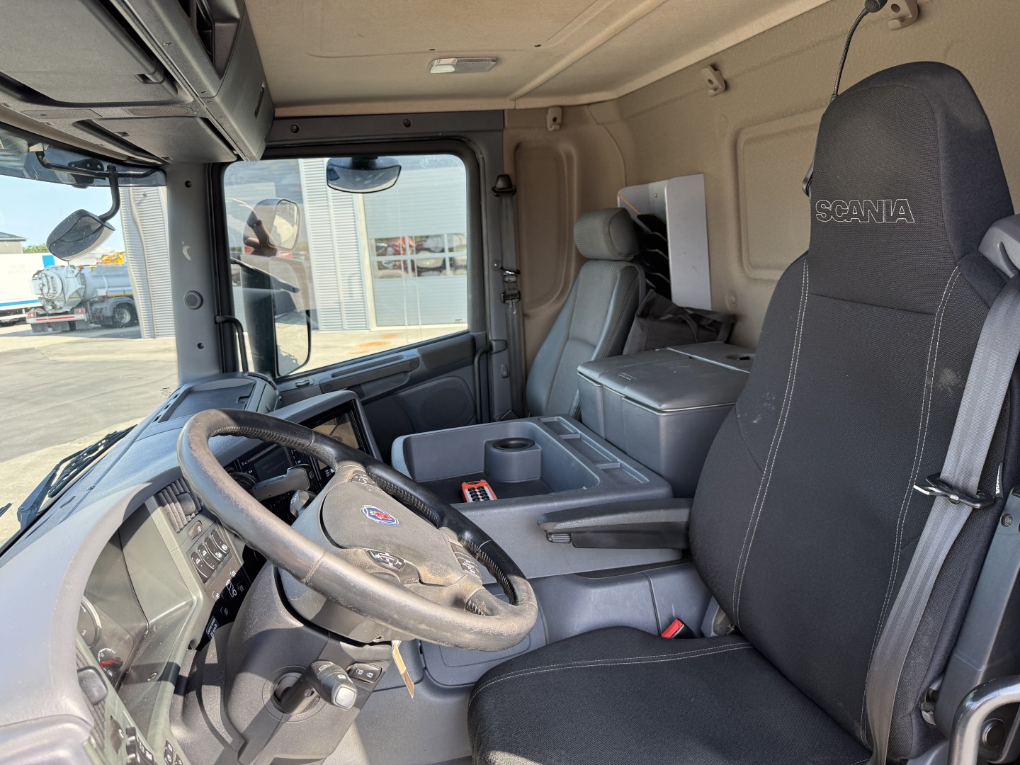 Scania P450 8x2*6 Hvidtved Larsen FlexLine 414 ADR