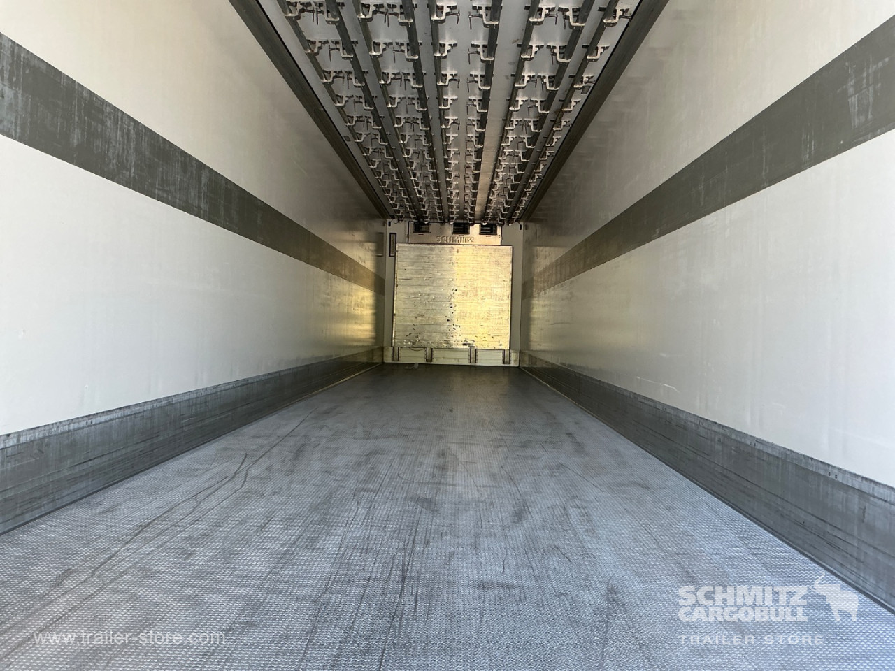 Schmitz Semi Reefer Meat hanging system