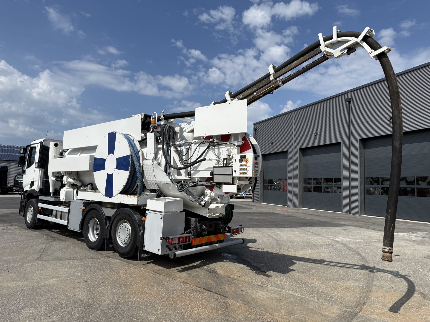 Renault Trucks T430 DTI 6x2 Hvidtved Larsen SLP 10.5 ADR