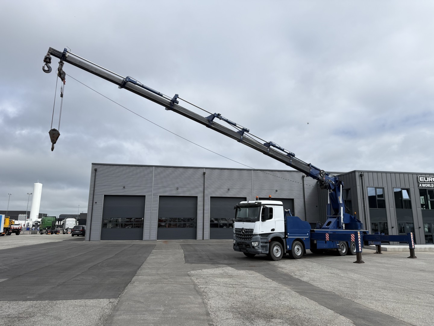 Mercedes Arocs 4153 8x4 MPG 220 TM7 Kranbil