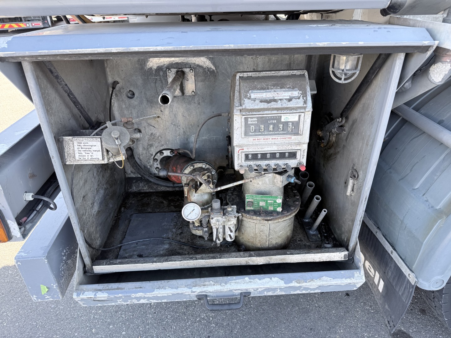 Volvo FM9/260 4x2 12.865 L ADR Tankbil