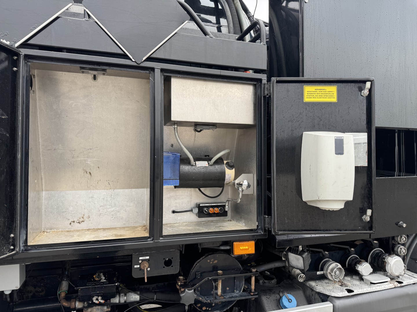 Scania P410 6x2*4 Hvidtved Larsen Flexline 312 ADR