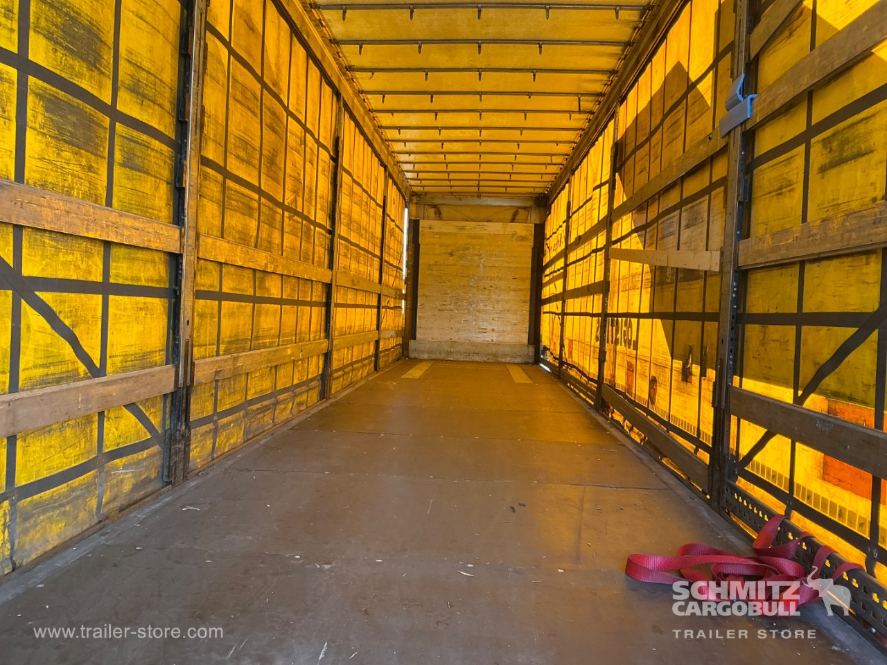 Schmitz Semi Curtainsider Mega