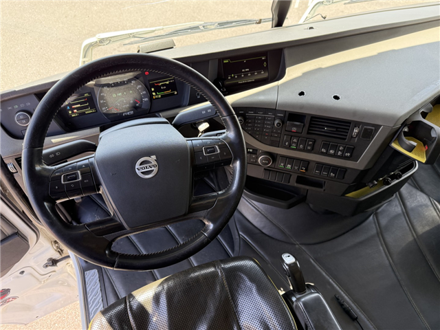 Volvo FH16/550 6x2*4 HMF 3220K4 Euro 6