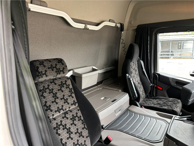 Scania P 280 B4x2NB Cooling