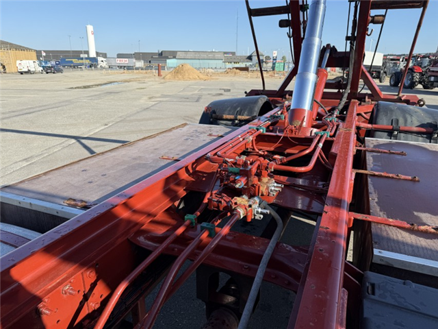 Iveco EuroTech Cursor 190E31 4x2 Hejs / Kran HMF 1060 B3