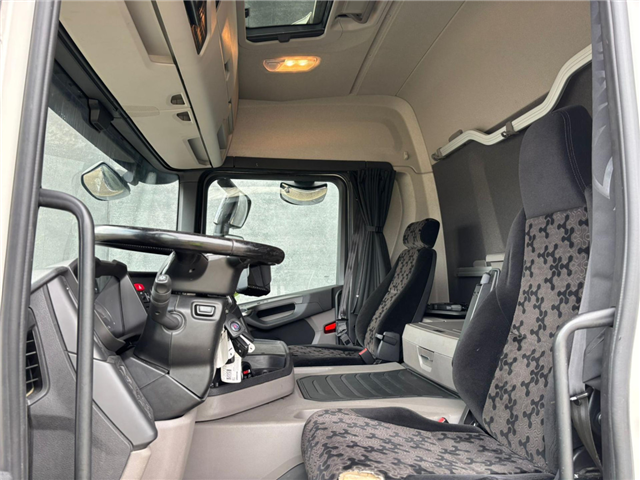 Scania P 280 B4x2NB Cooling