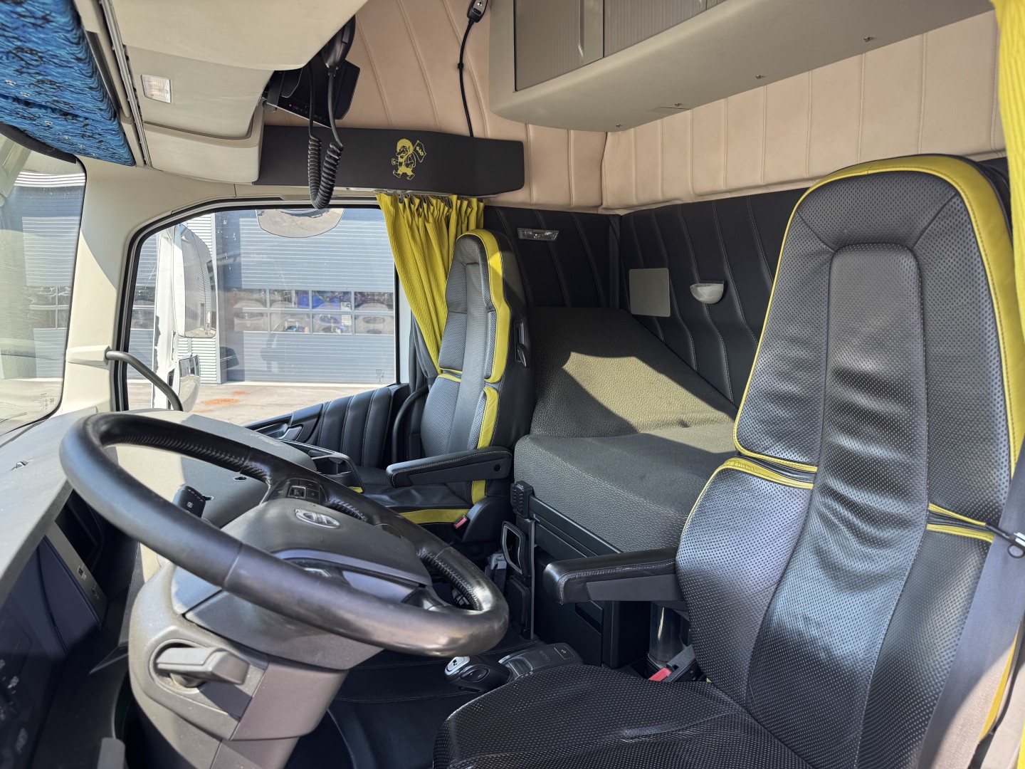 Volvo FH16/550 6x2*4 HMF 3220K4 Euro 6