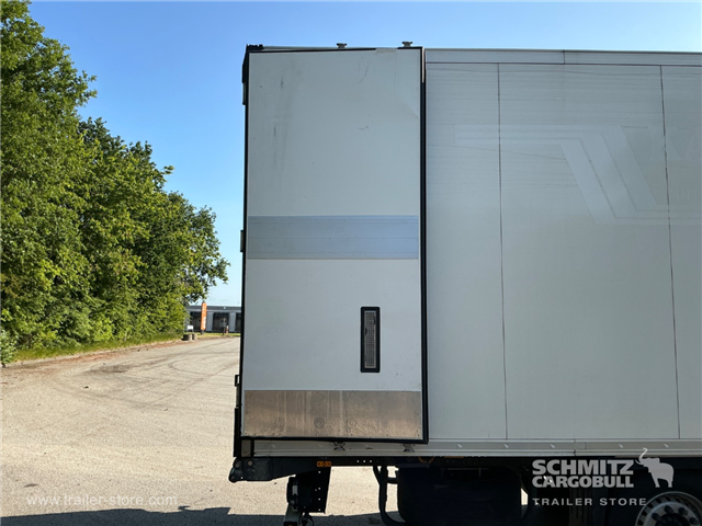 Schmitz Semi Reefer Meat hanging system