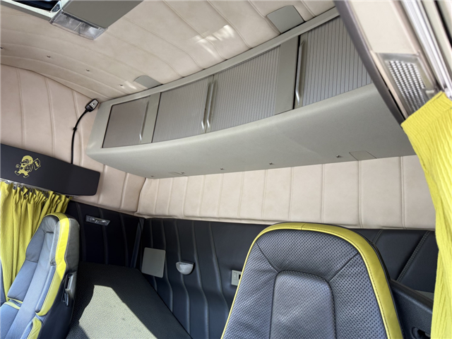 Volvo FH16/550 6x2*4 HMF 3220K4 Euro 6