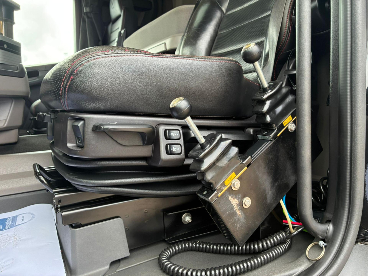Scania R 650 B8x4NB Tip - HMF kran 2620