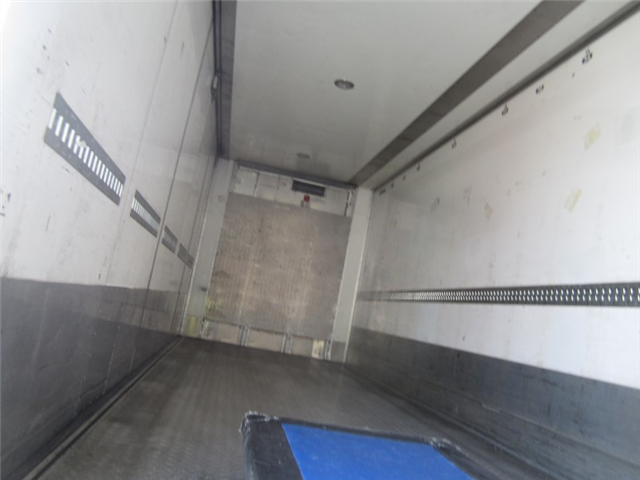 Ekeri Sideåbningsbar køletrailer med lift