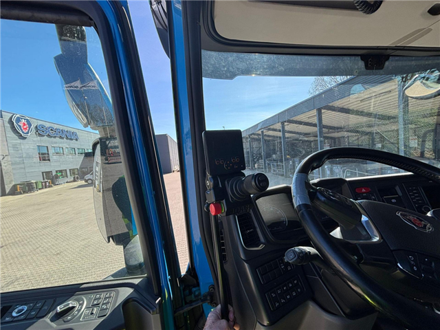 Scania R 520 B8x2/*6NB Hooklift