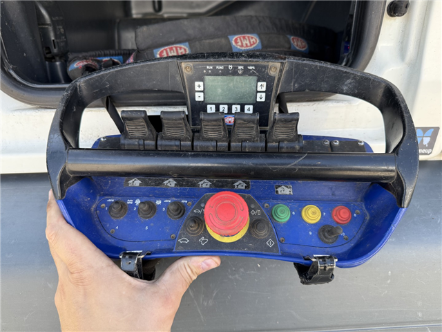 MAN TGS 26.400 6x2 / HMF 2620 K5 / MOTORSKADE