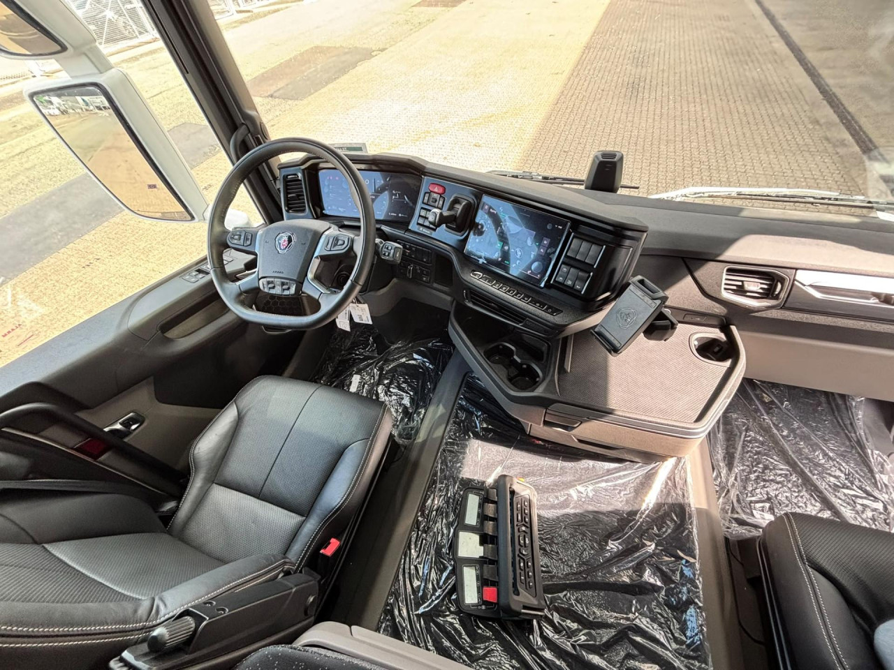 Scania R 560 B8x4*4NB Kran Hejs