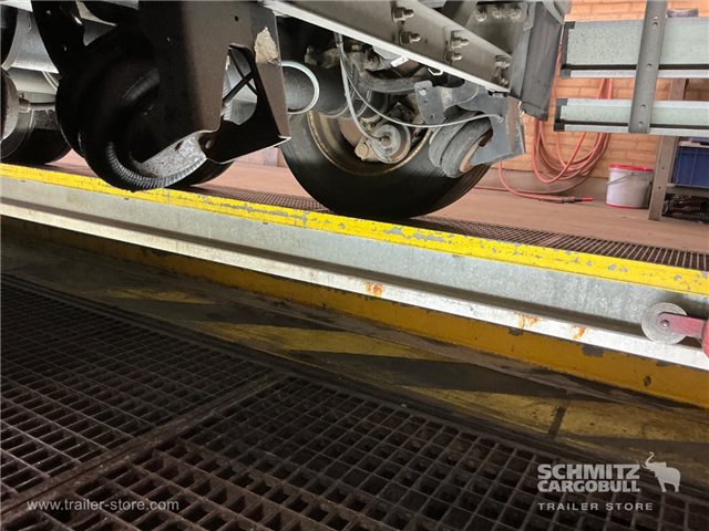 Schmitz Semi Curtainsider Standard