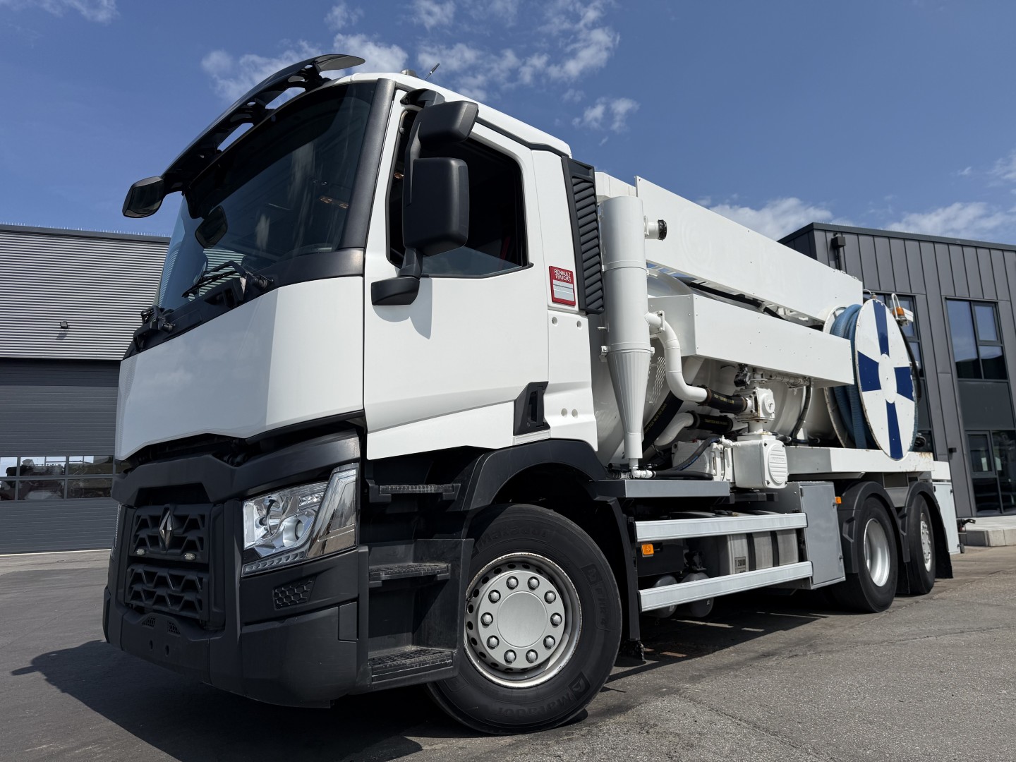 Renault Trucks T430 DTI 6x2 Hvidtved Larsen SLP 10.5 ADR