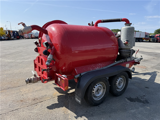 Diverse Tysse Nomek Minislamsuger / 1500 L Rustfri tank Trailer