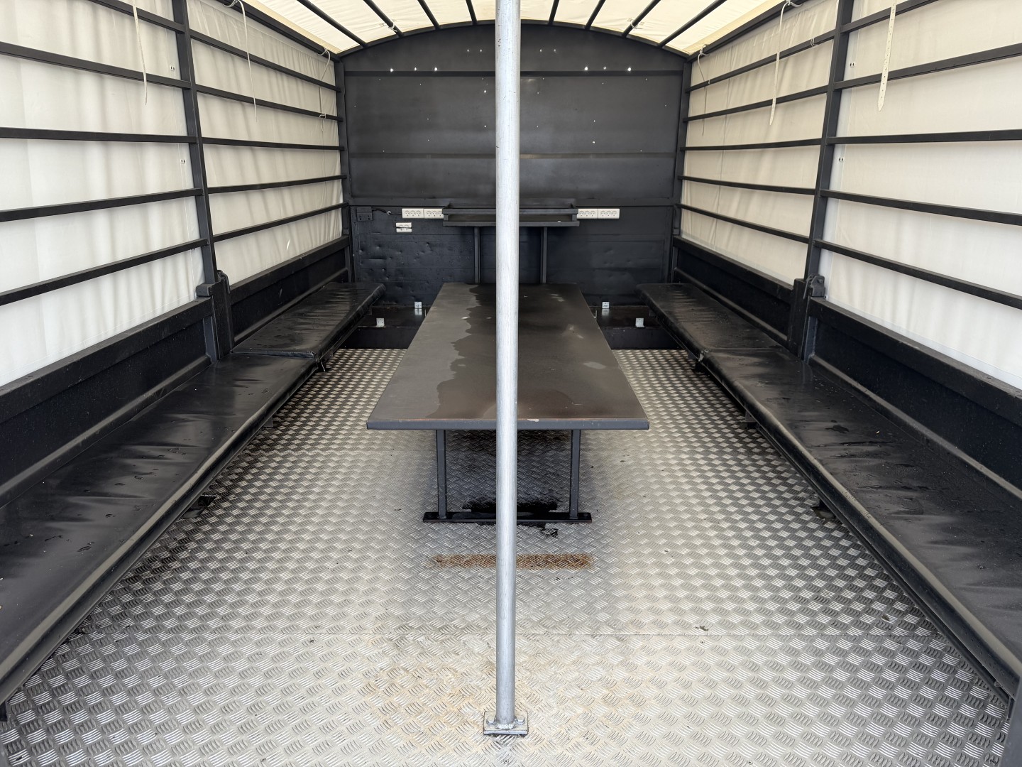 MAN 5 To KAT MIL 4x4 Studenterbil