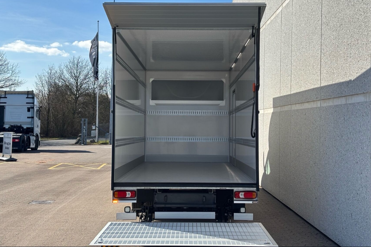 Iveco 70C21HA8/P 12 pallers