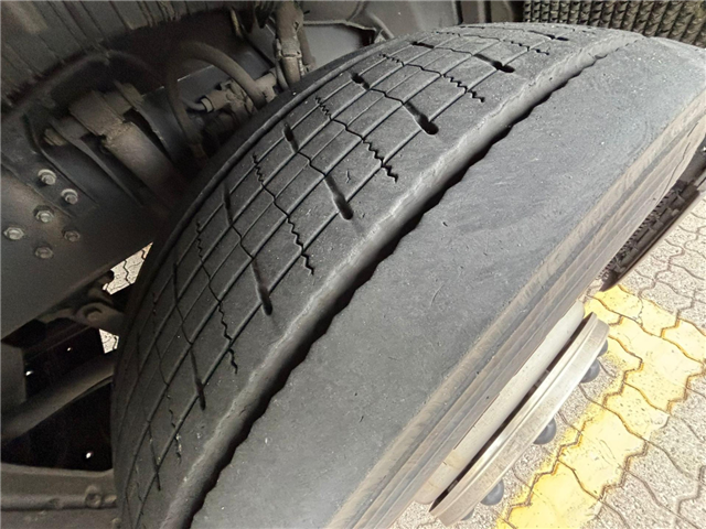 Scania P 250 B4x2NB Box/Lift