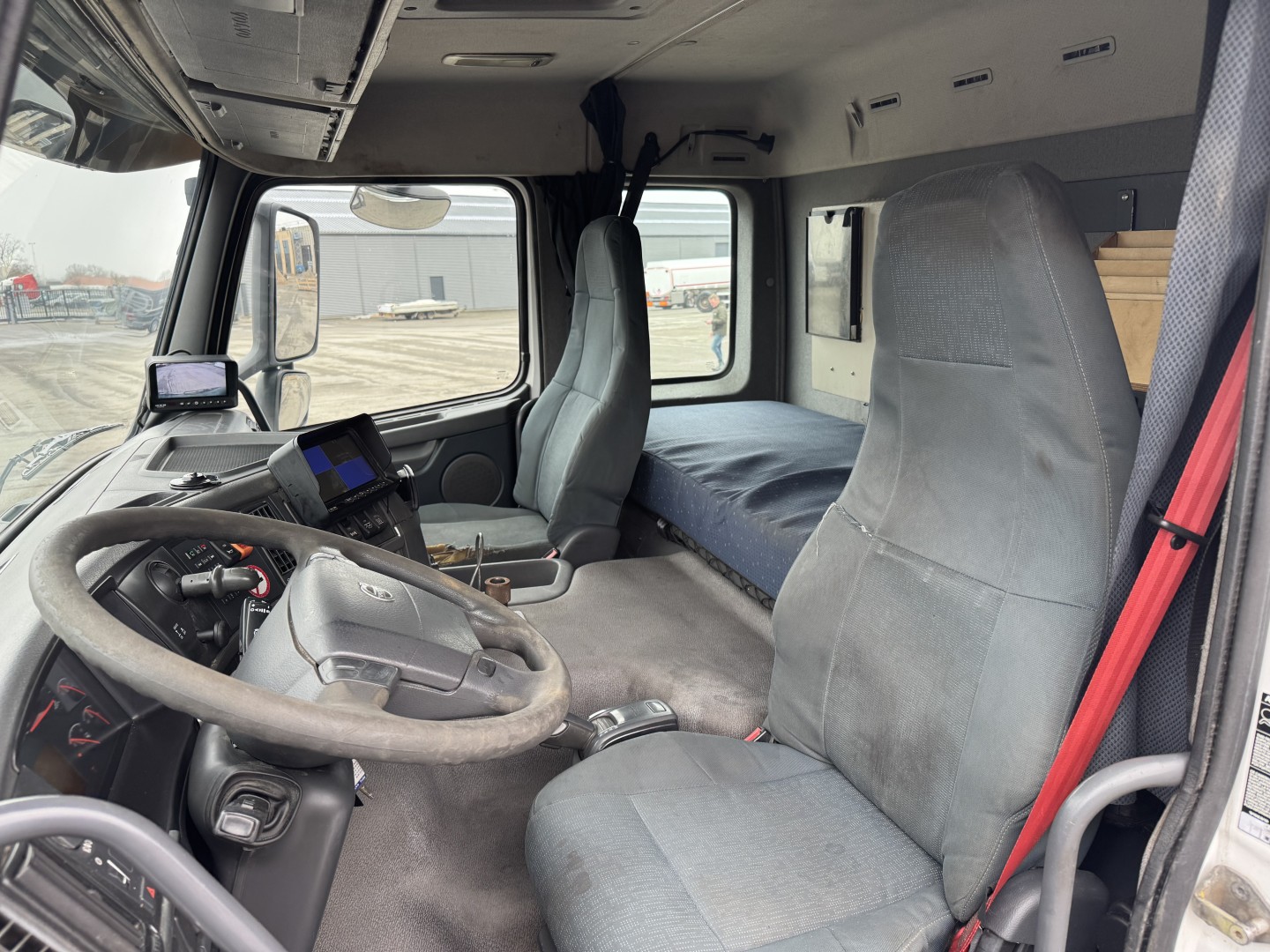 Volvo FM460 8x2*6 24.125 l. ADR Tankbil