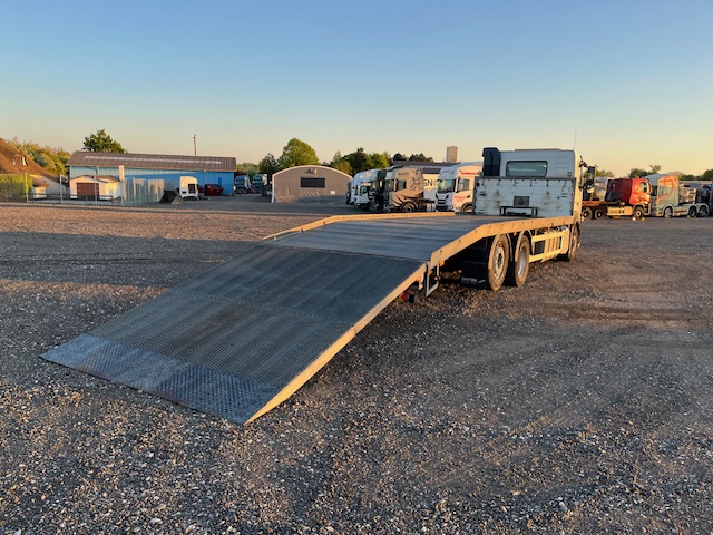 Volvo FM 330 6X2*4 Maskintransporter – Knæklad