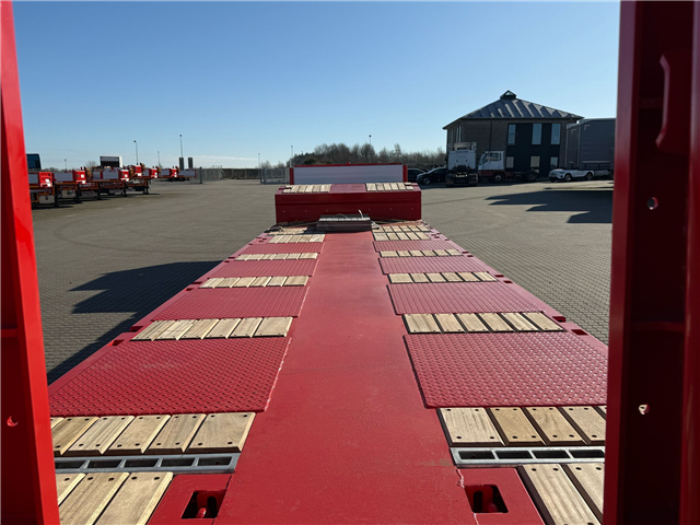 Kässbohrer Kässbohrer SLA-Y 4