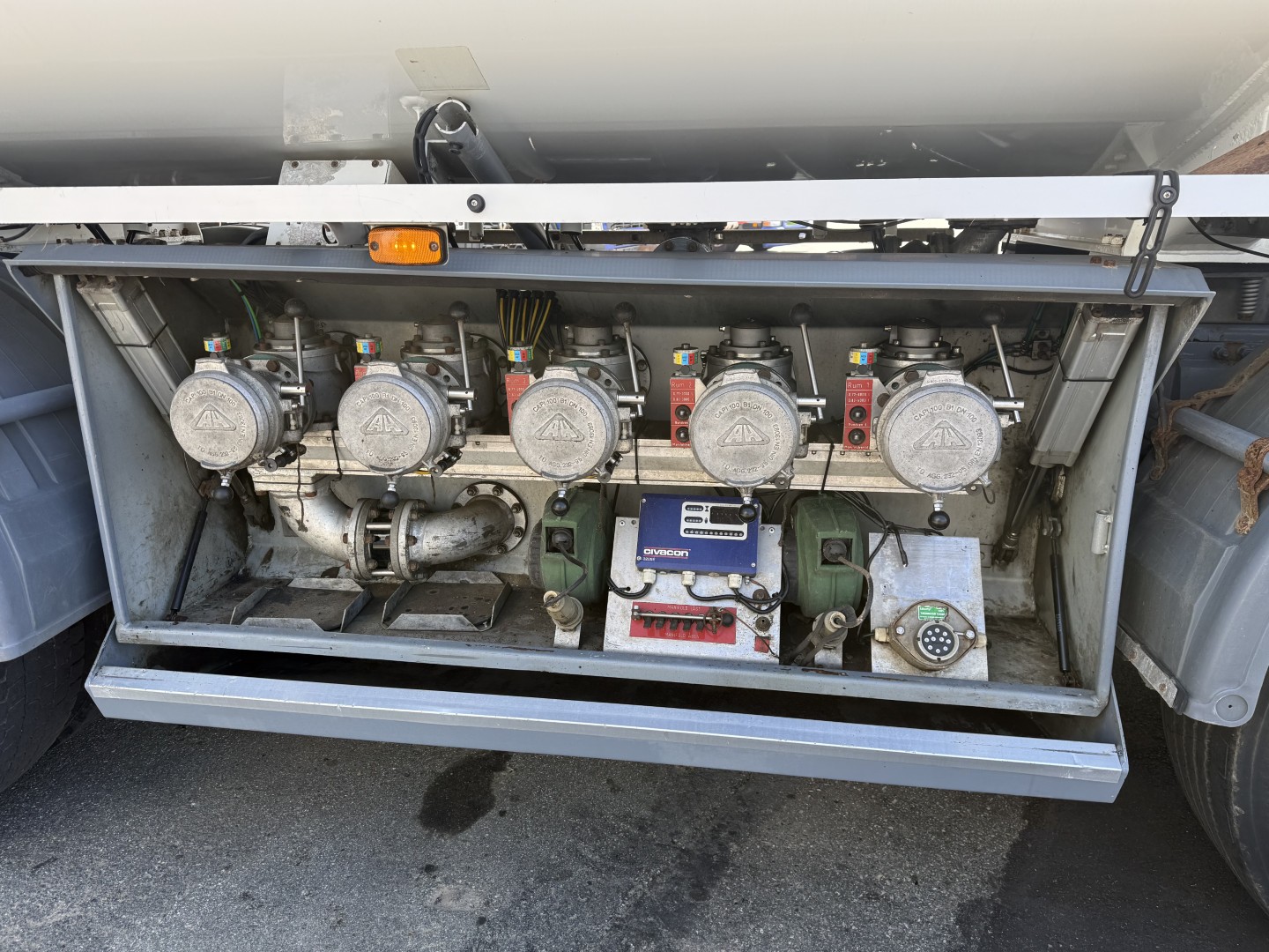 Volvo FM440 8x2*6 24.000 l. ADR Tank