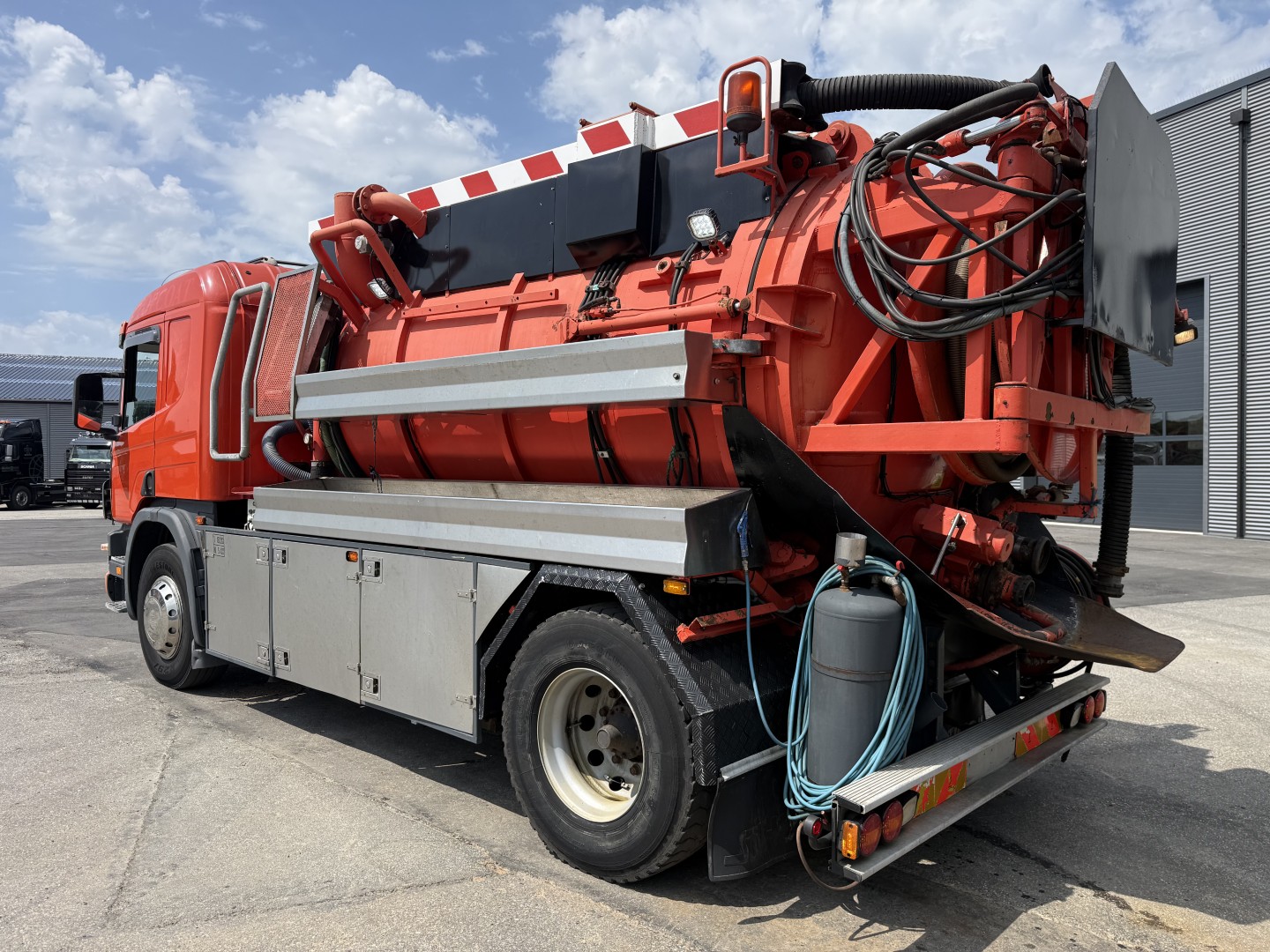 Scania P94/260 4x2 NZ Simon Moos SLS590 Kombi 8.400 l.