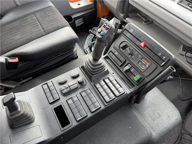 Unimog U427 4x4 Tip / Dücker Fräse BRS 15