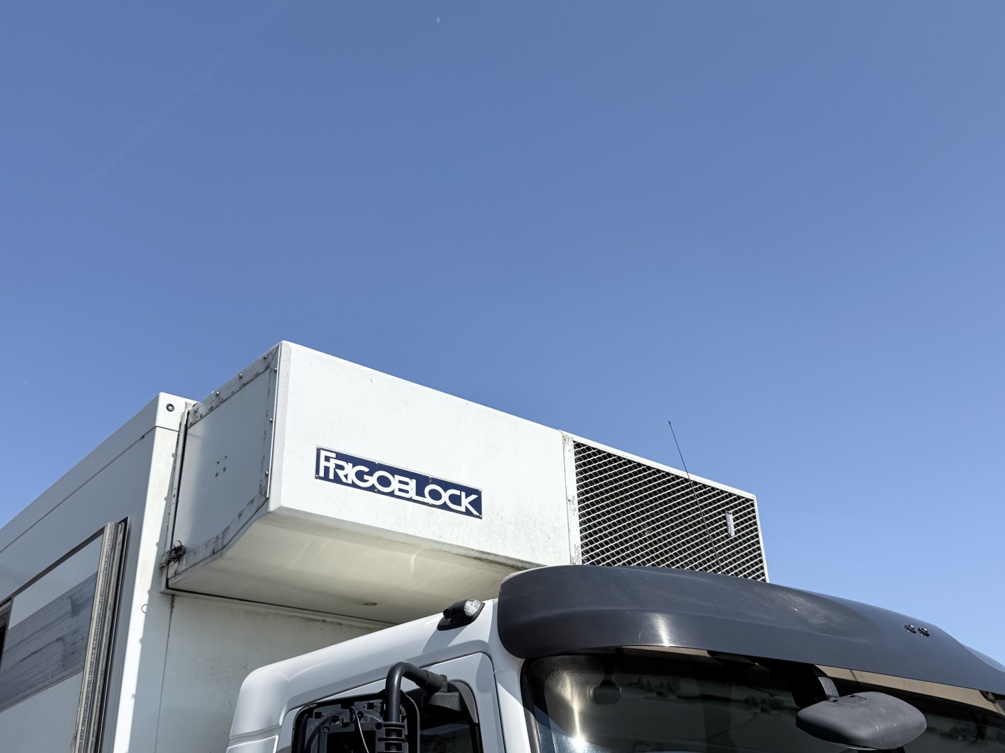 Volvo FE320 6x2*4 Frigoblock FK25SL 9.9 m kølekasse