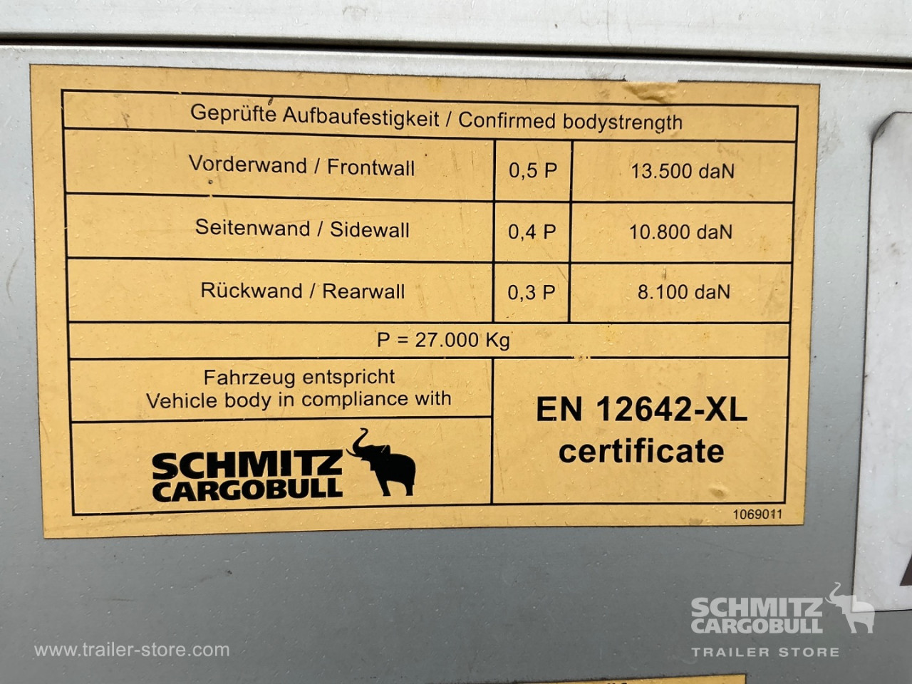Schmitz Semi Curtainsider Mega