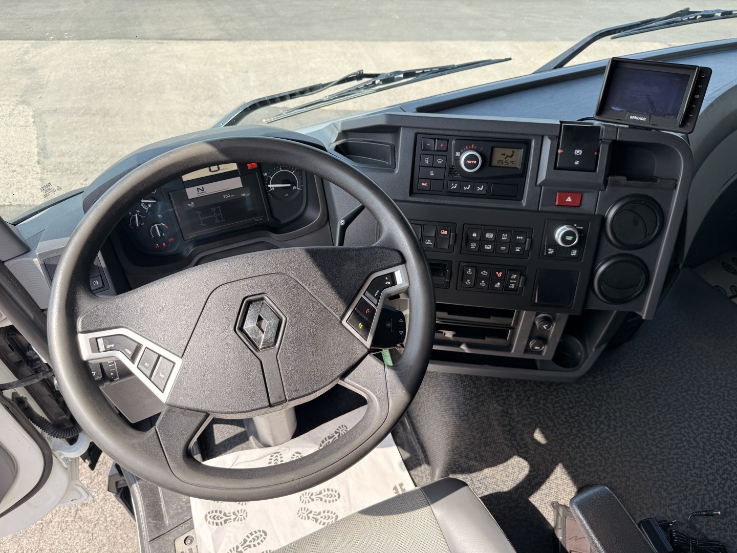 Renault Trucks T430 DTI 6x2 Hvidtved Larsen SLP 10.5 ADR