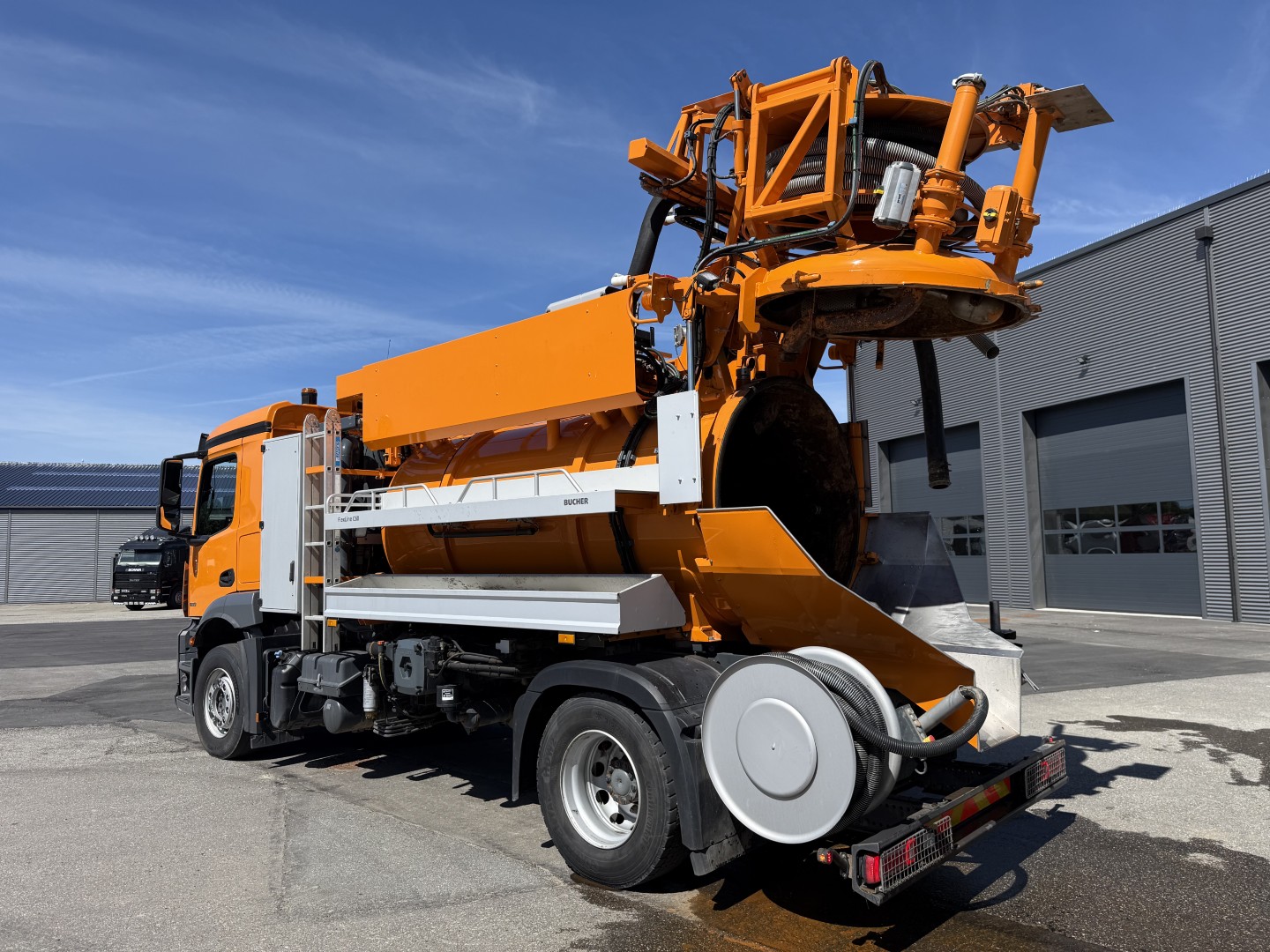 Mercedes Actros 1833 4x2 Bucher FlexLine C60