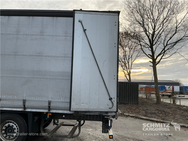 Schmitz Semi Curtainsider Standard , Foldedør højre
