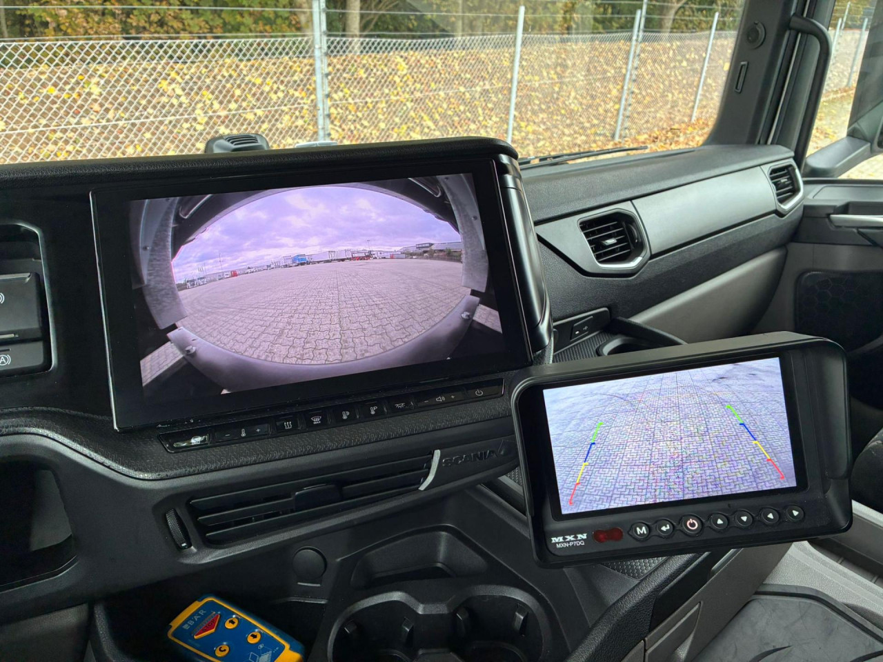 Scania P 250 B4x2NB Boks/lift