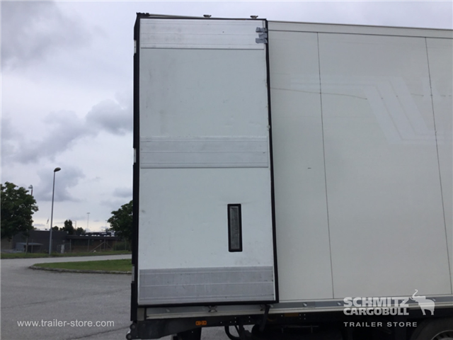 Schmitz Semi Reefer Meat hanging system